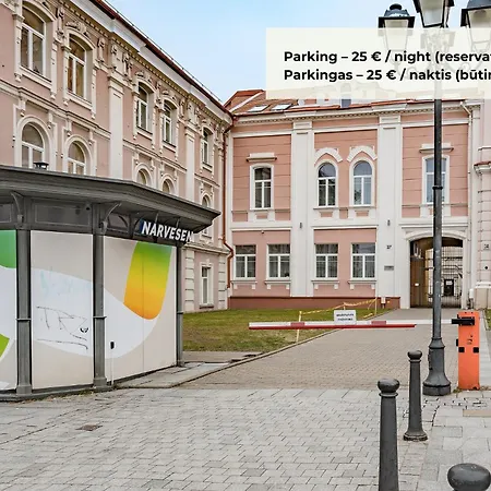 Grand Crown Aparthotel