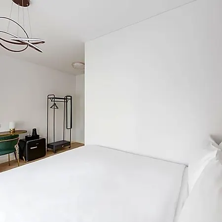 Grand Crown Aparthotel