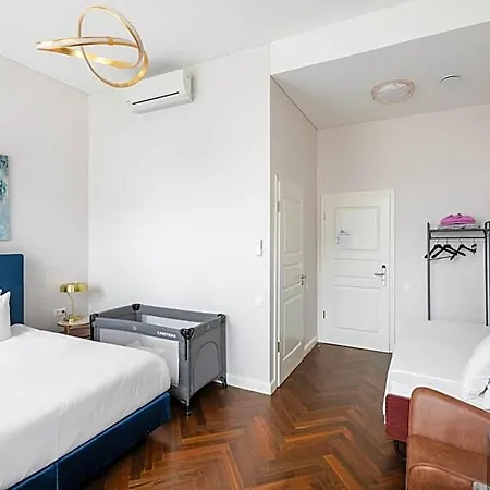 Grand Crown Aparthotel