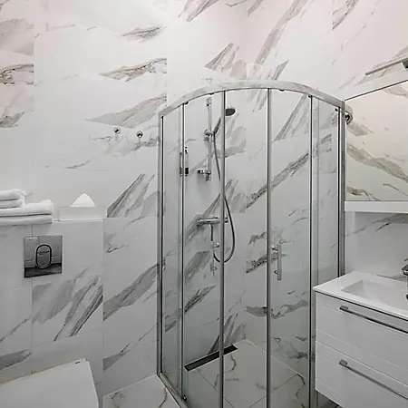 Aparthotel Grand Crown