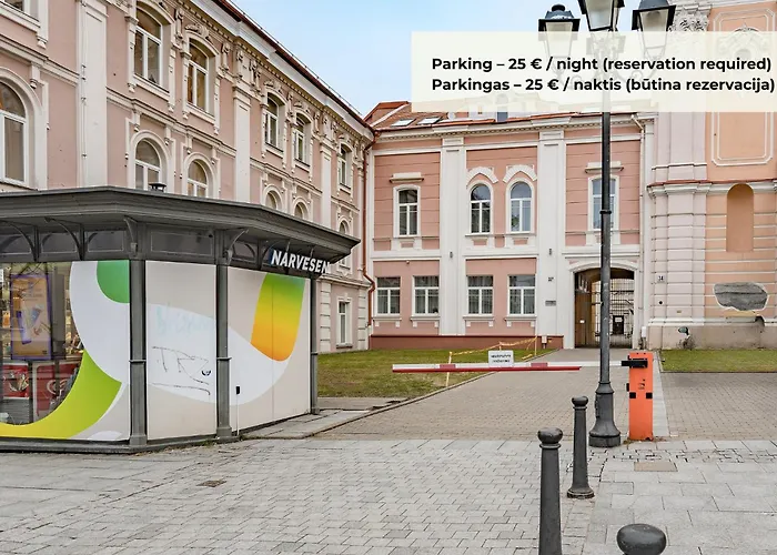 Grand Crown Aparthotel