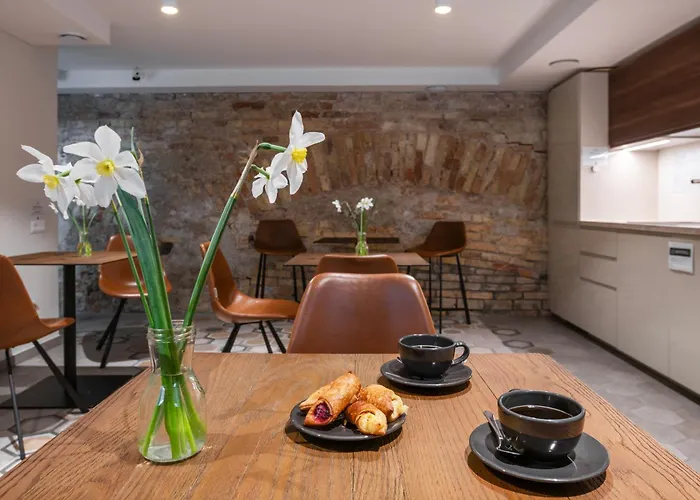 Grand Crown Aparthotel