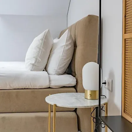 Grand Crown Aparthotel 4*